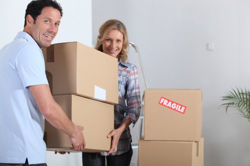 Move Van staff handling customer belongings